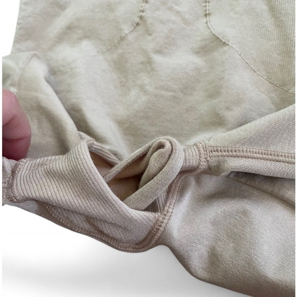 Spanx Shape wear Bodysuit Beige Size Small Adjustable Straps Wire Bra Unlined - Picture 3 of 7